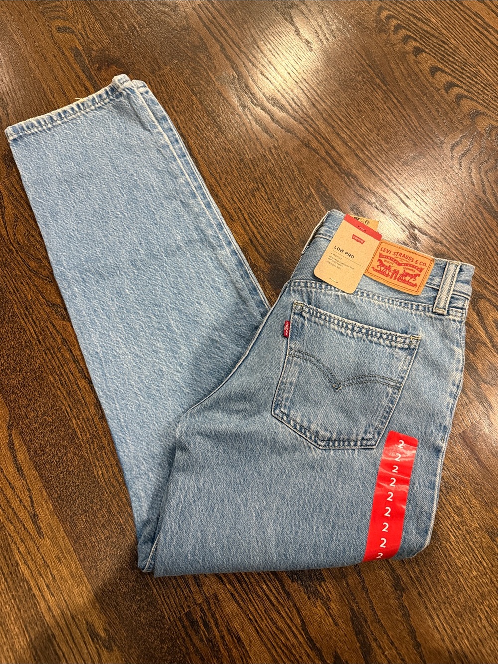 Levi's Light Wash woman’s 2 Straight Jeans light wash